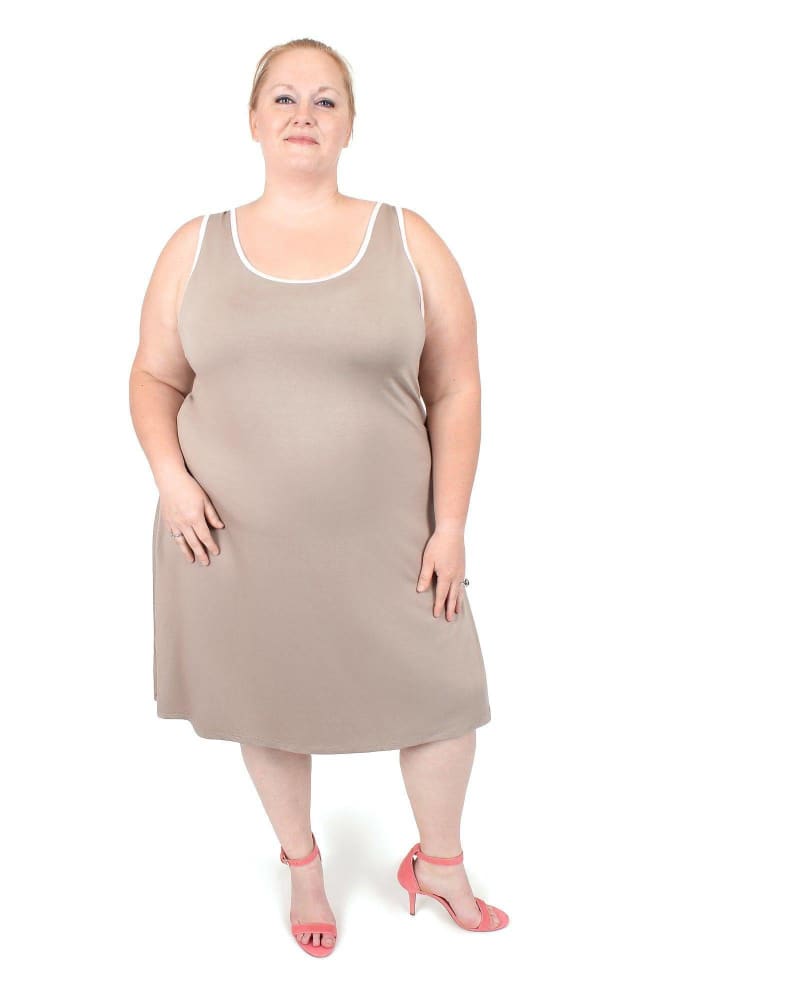Front of a model wearing a size 2X Skylar Trapeze Dress in Toast by Undersummers. | dia_product_style_image_id:243681